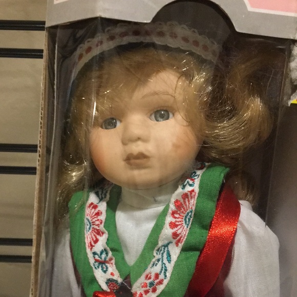 Dollar General Toys Nib Vintage Doll From Around The World Series